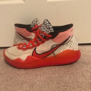 Kd 12 “YouTube” size 9